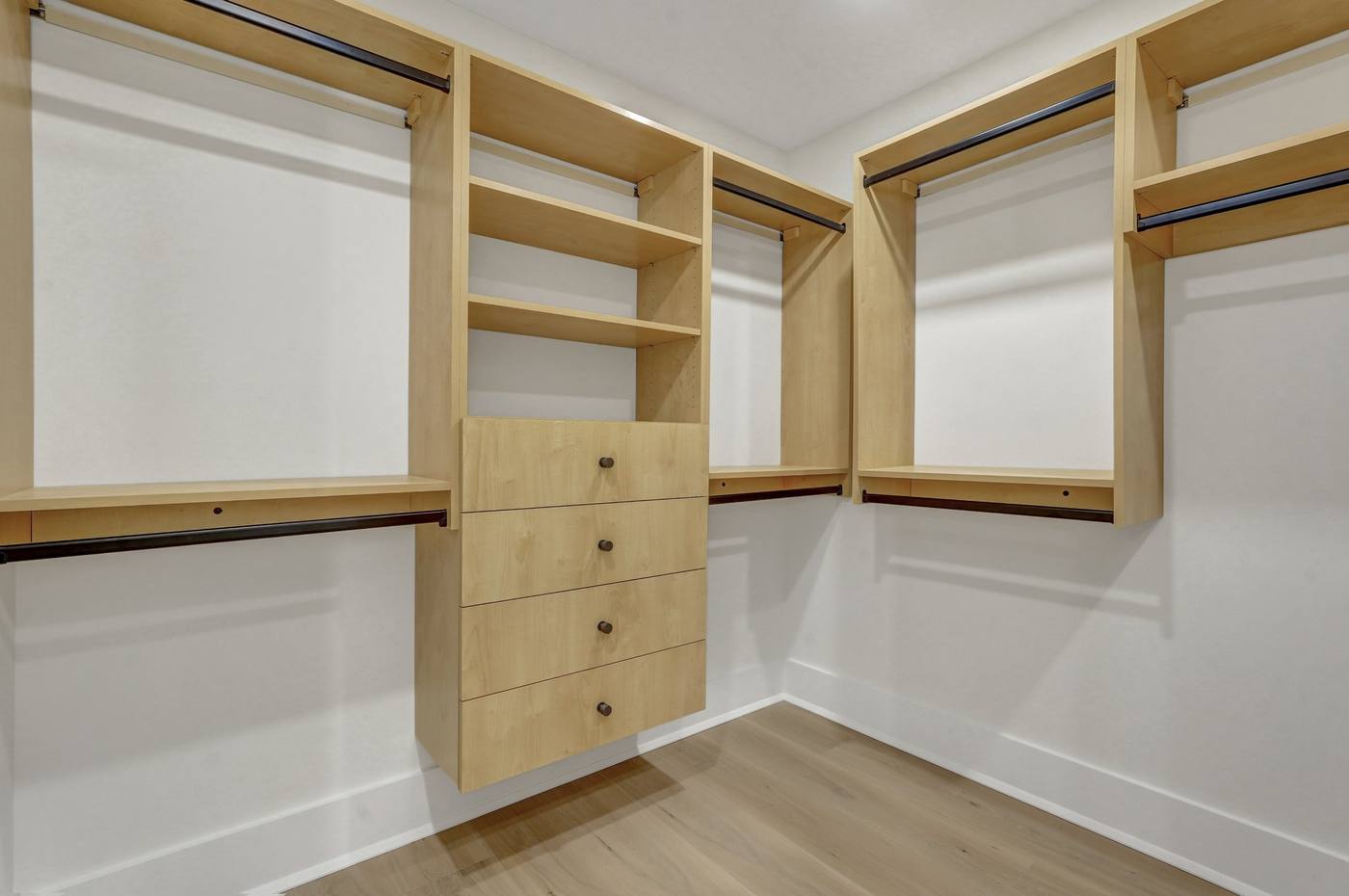 Walk-in closet